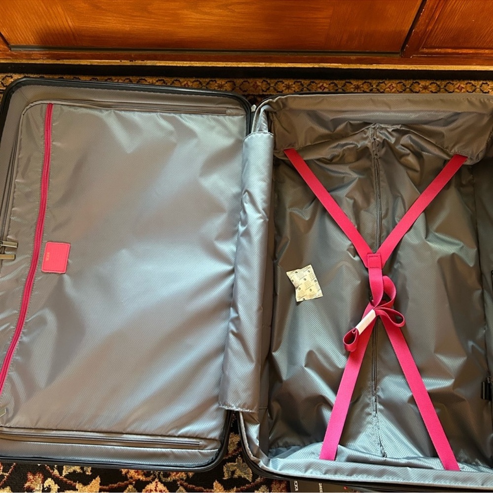 Tumi 19° extended trip for Wheel packing case. NWT. - Picture 12 of 16